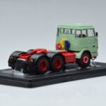 Henschel HS 19 TS Grön IXO 1:43 - image 2 of 6