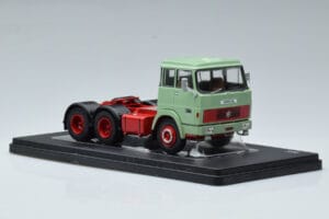 Henschel HS 19 TS Grön IXO 1:43 TR151 Metall — bild 4 av 6