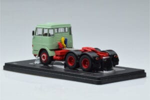 Henschel HS 19 TS Grön IXO 1:43 TR151 Metall — bild 5 av 6