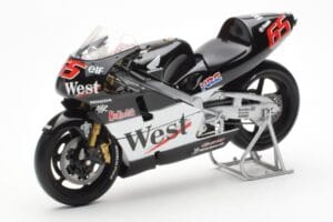 Honda NSR500 West Honda Pons #65 L. Capirossi 500cc World Championship 2001 Minichamps 1:12 122016165 Metall — bild 2 av 4