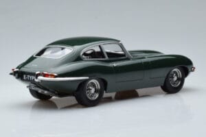 Jaguar E-Type Series 1 British Racing Grön KK-Scale 1:18 KKDC180431 Metall — bild 2 av 6