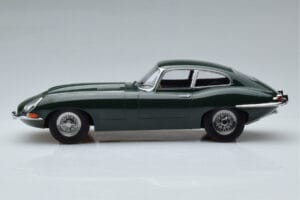 Jaguar E-Type Series 1 British Racing Grön KK-Scale 1:18 KKDC180431 Metall — bild 3 av 6
