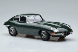 Jaguar E-Type Series 1 British Racing Grön KK-Scale 1:18 KKDC180431 Metall — bild 4 av 6