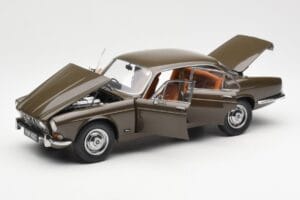 Jaguar XJ6 Series 1 4.2 Sable Brun Paragon 1:18 2011004 Metall — bild 2 av 8