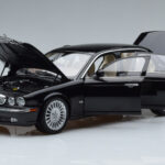 Jaguar XJ6 X350 Ebony Svart Almost Real 1:18 - image 2 of 11