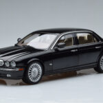 Jaguar XJ6 X350 Ebony Svart Almost Real 1:18