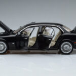 Jaguar XJ6 X350 Ebony Svart Almost Real 1:18 - image 4 of 11