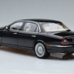 Jaguar XJ6 X350 Ebony Svart Almost Real 1:18 - image 6 of 11