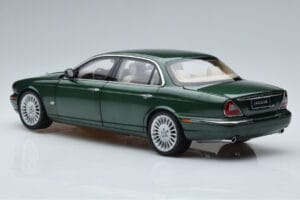 Jaguar XJ6 X350 Racing Grön Almost Real 1:18 810502 Metall — bild 7 av 13