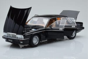Jaguar XJ6 XJ40 Ebony Svart Almost Real 1:18 810543 Metall — bild 2 av 11