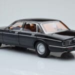 Jaguar XJ6 XJ40 Ebony Svart Almost Real 1:18 - image 7 of 11
