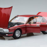 Jaguar XJ6 XJ40 Flamenco Röd Almost Real 1:18 - image 2 of 11