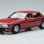 Jaguar XJ6 XJ40 Flamenco Röd Almost Real 1:18