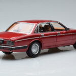 Jaguar XJ6 XJ40 Flamenco Röd Almost Real 1:18 - image 3 of 11