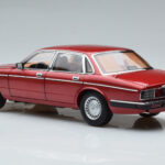 Jaguar XJ6 XJ40 Flamenco Röd Almost Real 1:18 - image 7 of 11