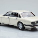 Jaguar XJ6 XJ40 Glacier Vit Almost Real 1:18 - image 7 of 11