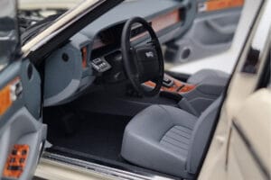 Jaguar XJ6 XJ40 Glacier Vit Almost Real 1:18 810542 Metall — bild 8 av 11