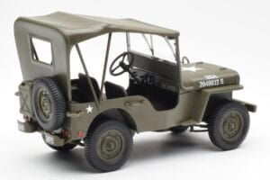 Jeep Willys Med Presenning UT Models 1:18 180149002 Metall — bild 2 av 6