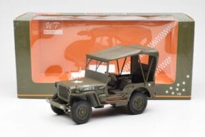 Jeep Willys Med Presenning UT Models 1:18 180149002 Metall — bild 6 av 6