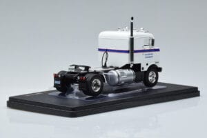 Kenworth Bullnose Ross Mackie Transport Vit IXO 1:43 TR063 Metall — bild 2 av 6