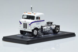 Kenworth Bullnose Ross Mackie Transport Vit IXO 1:43 TR063