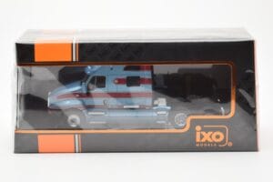 Kenworth T2000 Ljusblå Röd IXO 1:43 TR180 Metall — bild 3 av 4