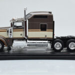 Kenworth W900 Brun IXO 1:43 - image 2 of 4