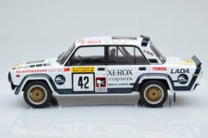 Lada 2105 VFTS #42 S. Brundza Rally 1000 Lakes 1984 IXO 1:18 18RMC146 Metall — bild 3 av 6