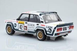 Lada 2105 VFTS #42 S. Brundza Rally 1000 Lakes 1984 IXO 1:18 18RMC146 Metall — bild 5 av 6