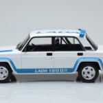 Lada 2105 VFTS Vit IXO 1:18 - image 3 of 6