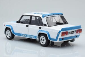 Lada 2105 VFTS Vit IXO 1:18 18CMC144 Metall — bild 5 av 6