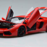 Lamborghini Aventador LP700-4 Andromeda Röd AUTOart 1:18 - image 2 of 10