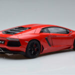 Lamborghini Aventador LP700-4 Andromeda Röd AUTOart 1:18 - image 3 of 10