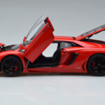Lamborghini Aventador LP700-4 Andromeda Röd AUTOart 1:18 - image 4 of 10