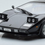 Lamborghini Countach LP5000S Svart AUTOart 1:18 - image 8 of 10