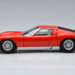 Lamborghini Miura SV Röd AUTOart 1:18 - image 5 of 8