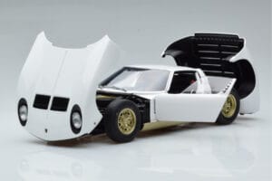 Lamborghini Miura SV Vit AUTOart 1:18 74544 Metall — bild 2 av 8
