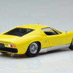 Lamborghini Miura SV Gul Kyosho 1:18 - image 3 of 11