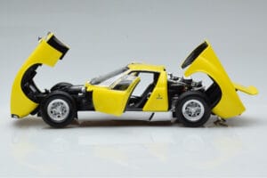 Lamborghini Miura SV Gul Kyosho 1:18 08317Y Metall — bild 4 av 11