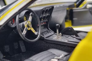 Lamborghini Miura SV Gul Kyosho 1:18 08317Y Metall — bild 8 av 11