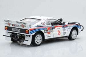 Lancia 037 Martini #8 A. Bettega / M. Perissinot Safari Rally 1985 Kyosho 1:18 08306J Metall — bild 4 av 8