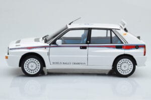 Lancia Delta HF Integrale 6 Vit Kyosho 1:18 08344E Metall — bild 5 av 8
