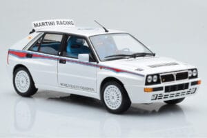 Lancia Delta HF Integrale 6 Vit Kyosho 1:18 08344E Metall — bild 6 av 8