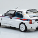 Lancia Delta HF Integrale 6 Vit Kyosho 1:18 - image 7 of 8