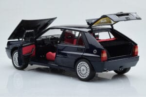 Lancia Delta HF Integrale Club Italia Blå Kyosho 1:18 08343SC Metall — bild 3 av 8