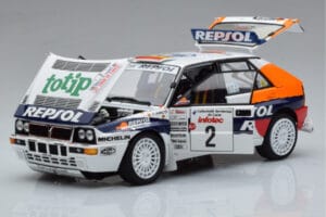 Lancia Delta HF Integrale Evoluzione #2 C. Sainz / L. Moya Tour de Corse 1993 Kyosho 1:18 08348J Metall — bild 2 av 9