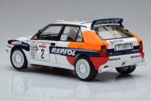 Lancia Delta HF Integrale Evoluzione #2 C. Sainz / L. Moya Tour de Corse 1993 Kyosho 1:18 08348J Metall — bild 6 av 9