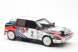 Lancia Delta Integrale 16V #2 M. Biasion / T. Siviero Rally Safari 1990 IXO 1:18 18RMC139A Metall — bild 4 av 6