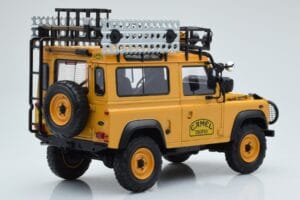 Land Rover Defender 90 Camel Trophy Borneo 1985 Almost Real 1:18 810213 Metall — bild 3 av 8