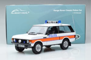 Land Rover Range Rover Polis Almost Real 1:18 810115 Metall — bild 9 av 9